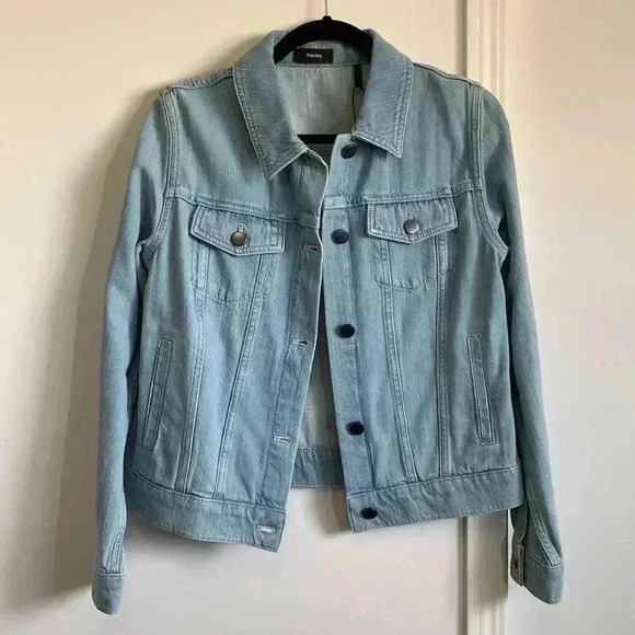 ⭐️HOST PICK⭐️ BNWT Theory Declyn denim jacket size M - Picture 2 of 4